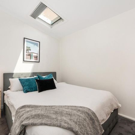 Вілла Walk To The Mcg & Aami Park - Free Late Checkout - Great Location & Backyard Мельбурн Екстер'єр фото