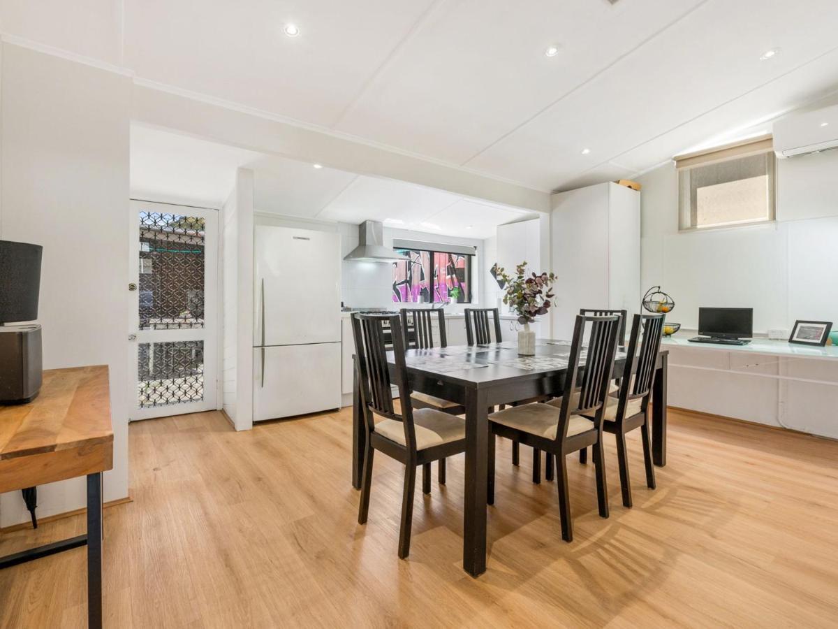 Вілла Walk To The Mcg & Aami Park - Free Late Checkout - Great Location & Backyard Мельбурн Екстер'єр фото